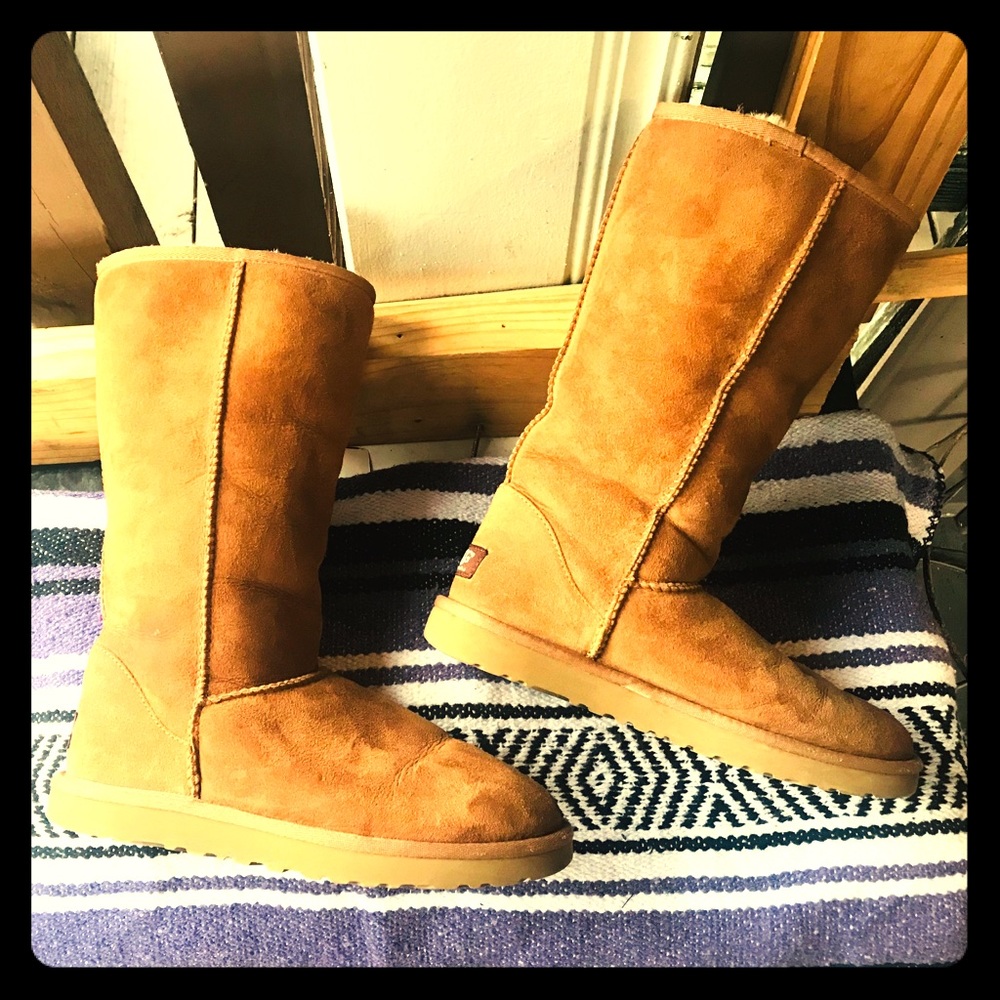 Ugg Tall Classic Boots in Camel size7